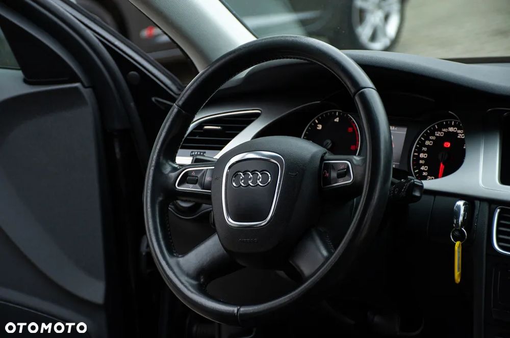 Audi A4 Avant 2.0 TDI DPF Ambiente - 27