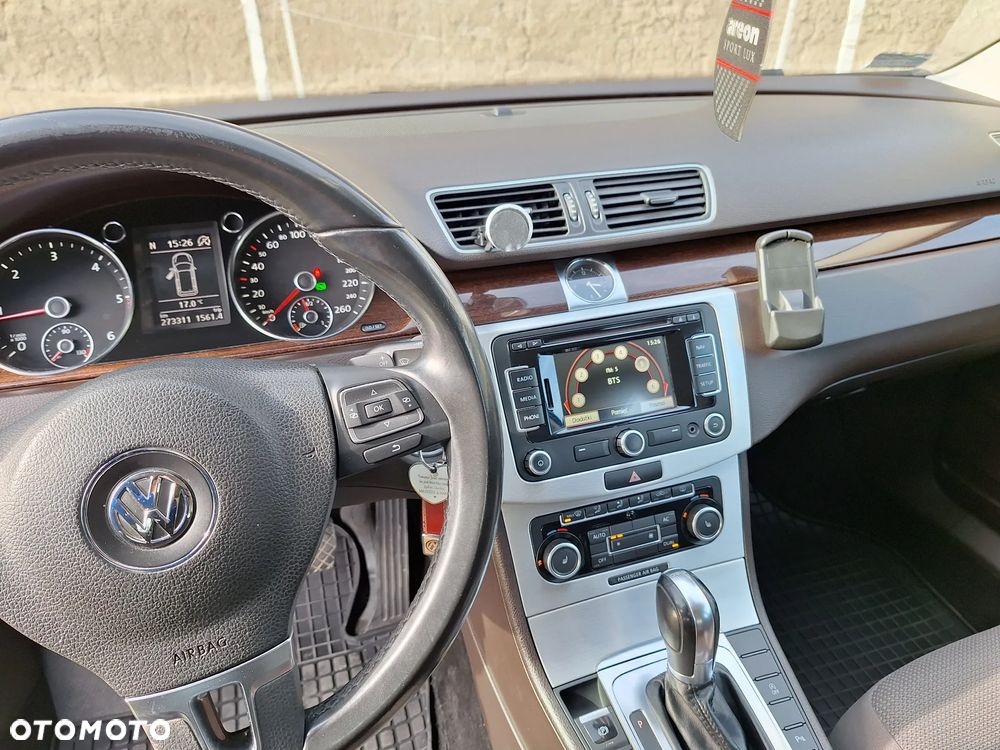 Volkswagen Passat 2.0 TDI DSG BlueMotion Technology Comfortline - 8