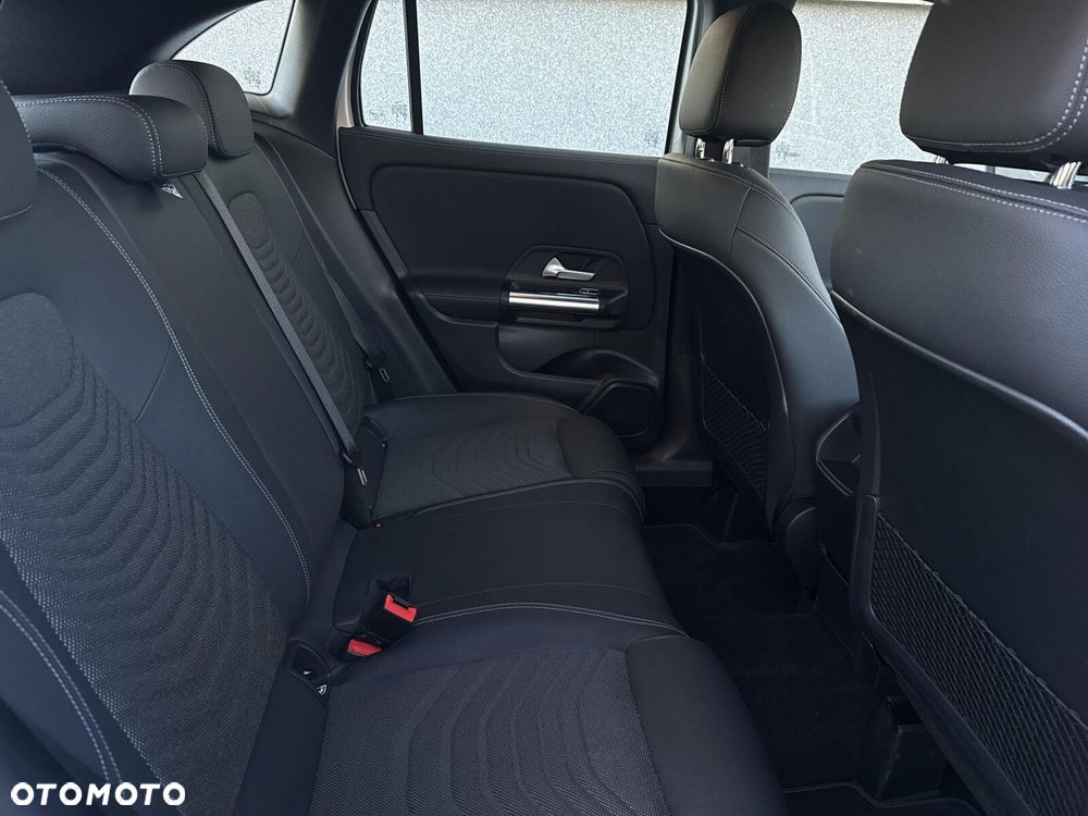 Mercedes-Benz GLA - 20