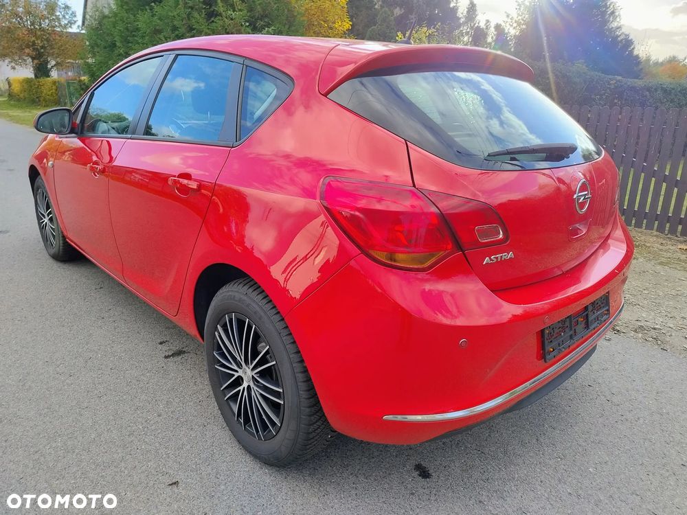 Opel Astra 1.6 Design Edition - 6