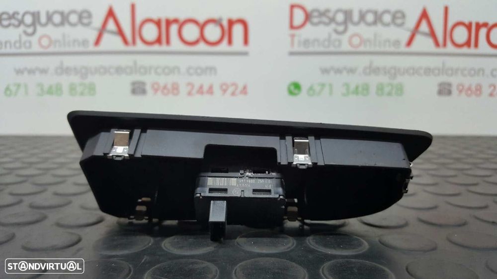 COMANDO DO ELEVADOR FRENTE DIREITO BMW SERIE 1 BERLINA (E81/E87) 120D - 11