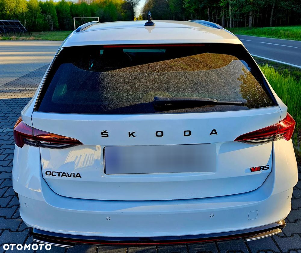 Skoda Octavia 2.0 TSI DSG RS - 8
