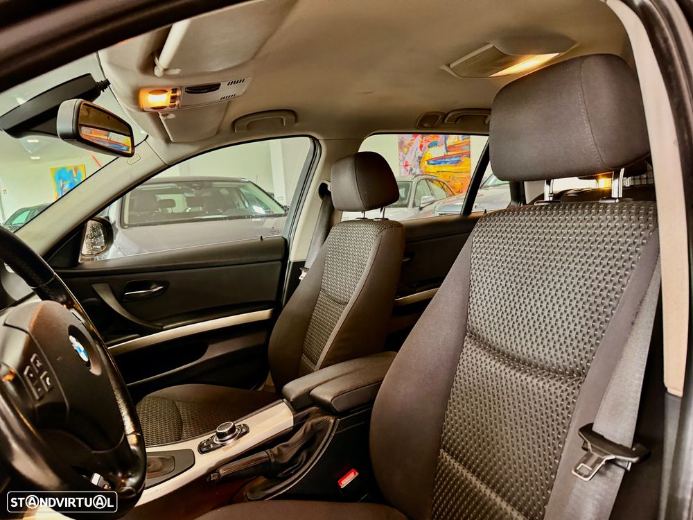 BMW 318 d LifeStyle Auto - 7