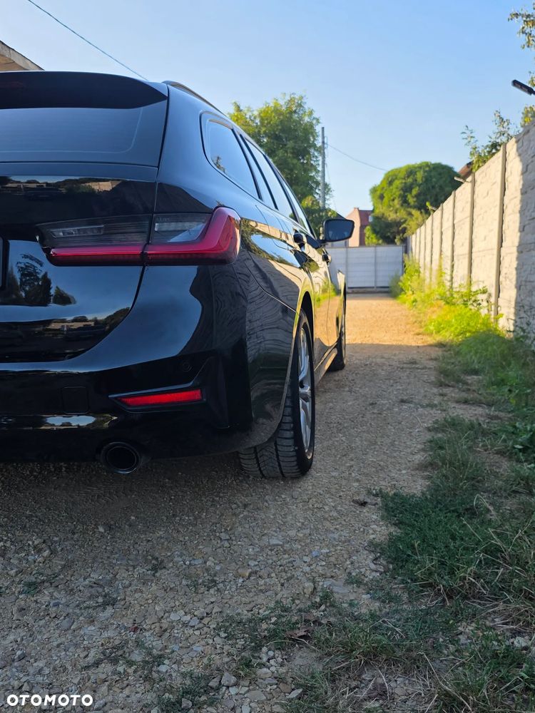 BMW Seria 3 318d mHEV - 10