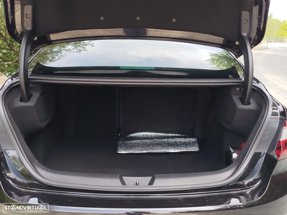 Renault Mégane Grand Coupe - 10