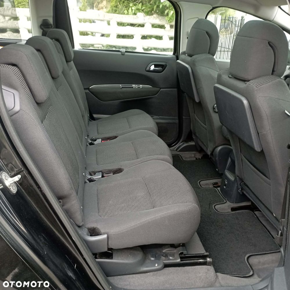Peugeot 5008 1.6 THP Family 7os - 16