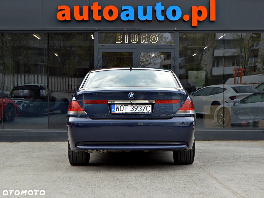 BMW Seria 7 745i - 6
