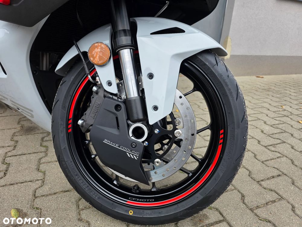 CFMoto 675SR - 16