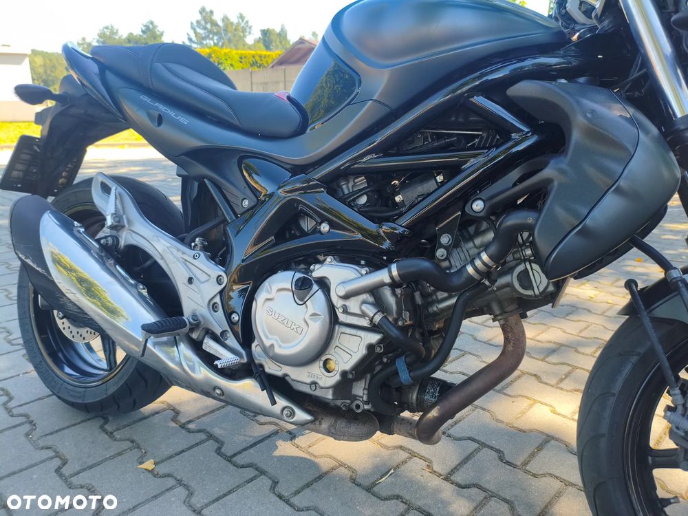 Suzuki Gladius - 9