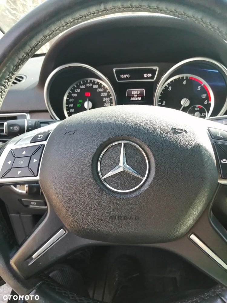 Mercedes-Benz ML - 11