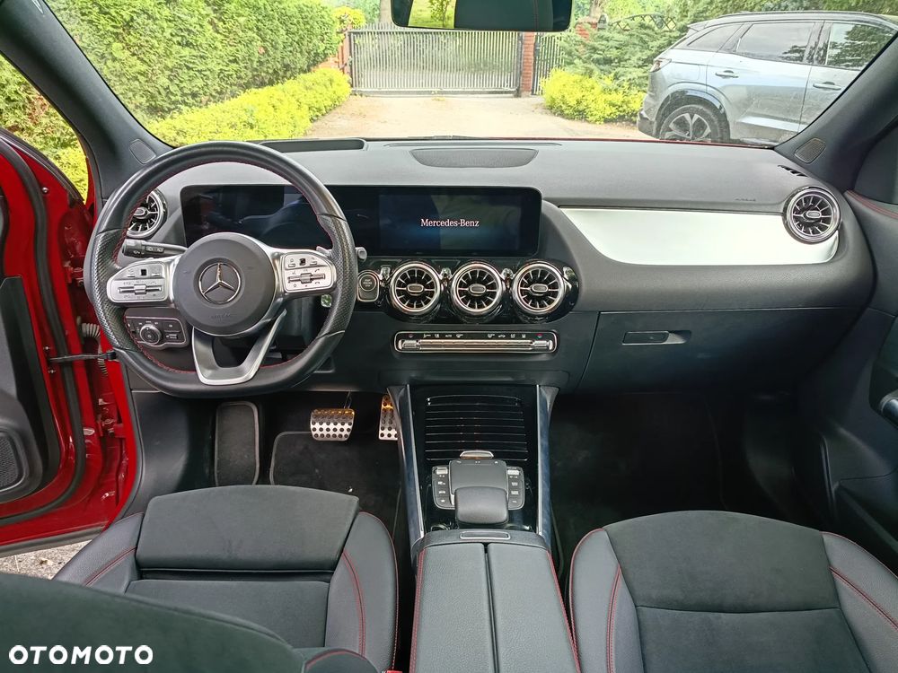 Mercedes-Benz GLA - 15