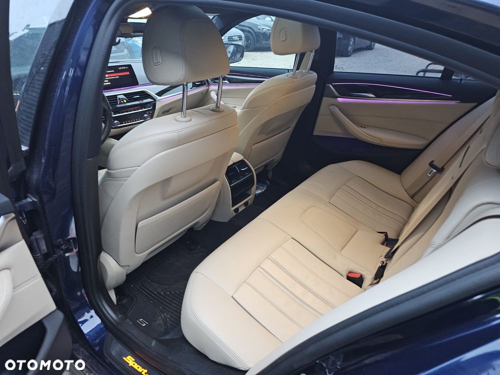 BMW Seria 5 530i xDrive GPF Sport Line sport - 7
