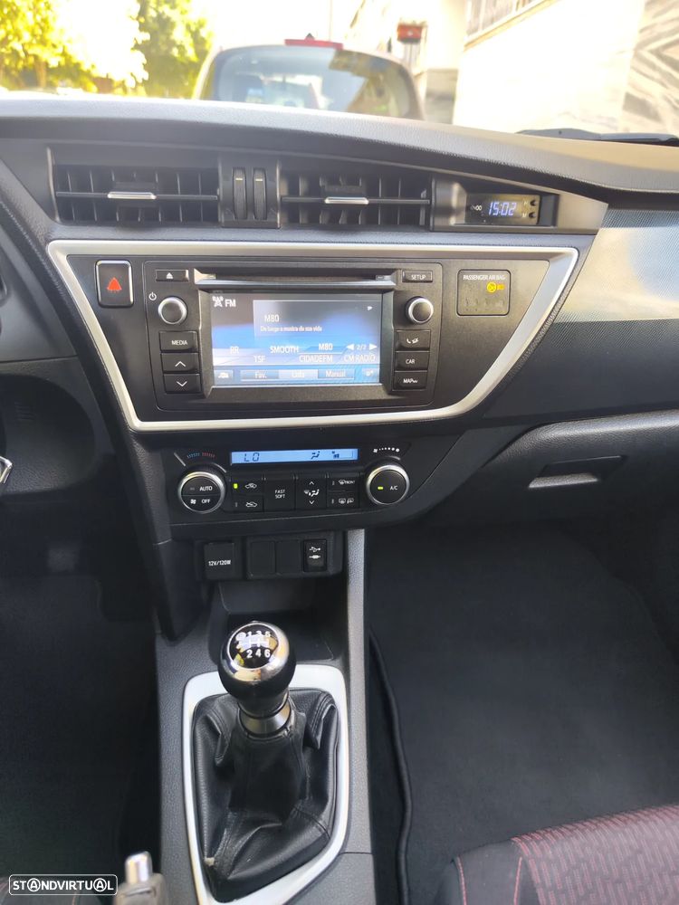 Toyota Auris Touring Sports 1.4 D-4D Comfort+Pack Sport - 32