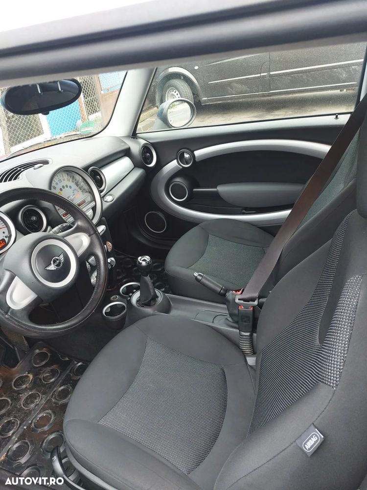 Dezmembrez Mini One Cooper - 9