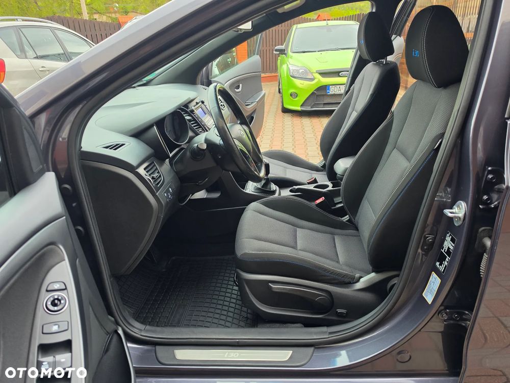 Hyundai i30 blue 1.6 GDI Passion - 28