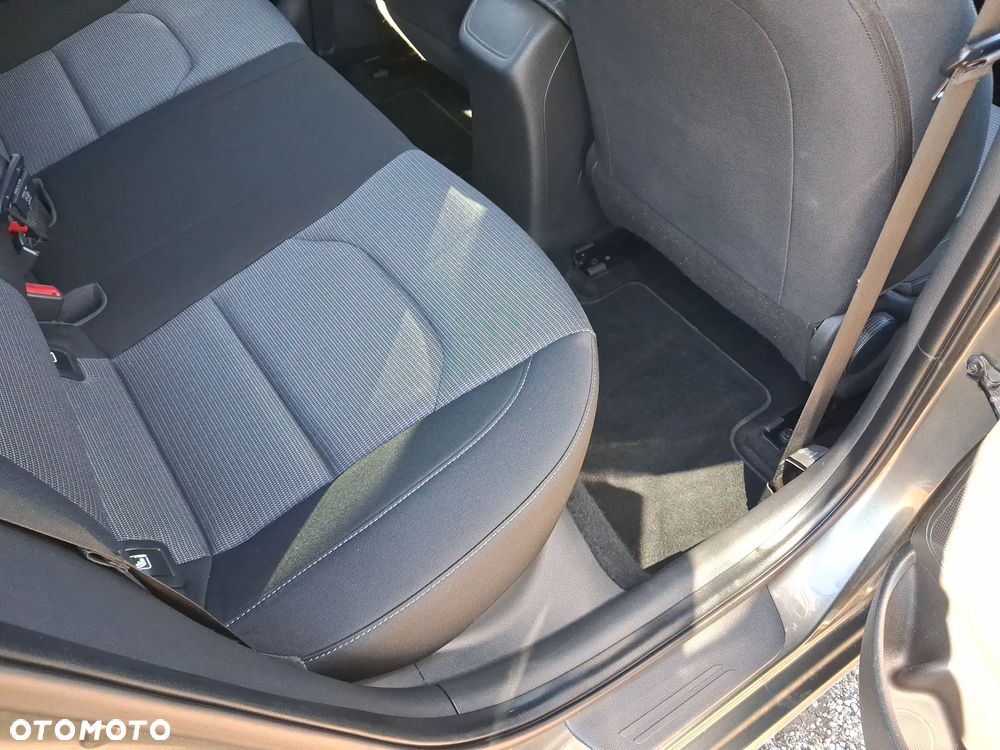 Hyundai i30 1.5 DPI Classic + - 24
