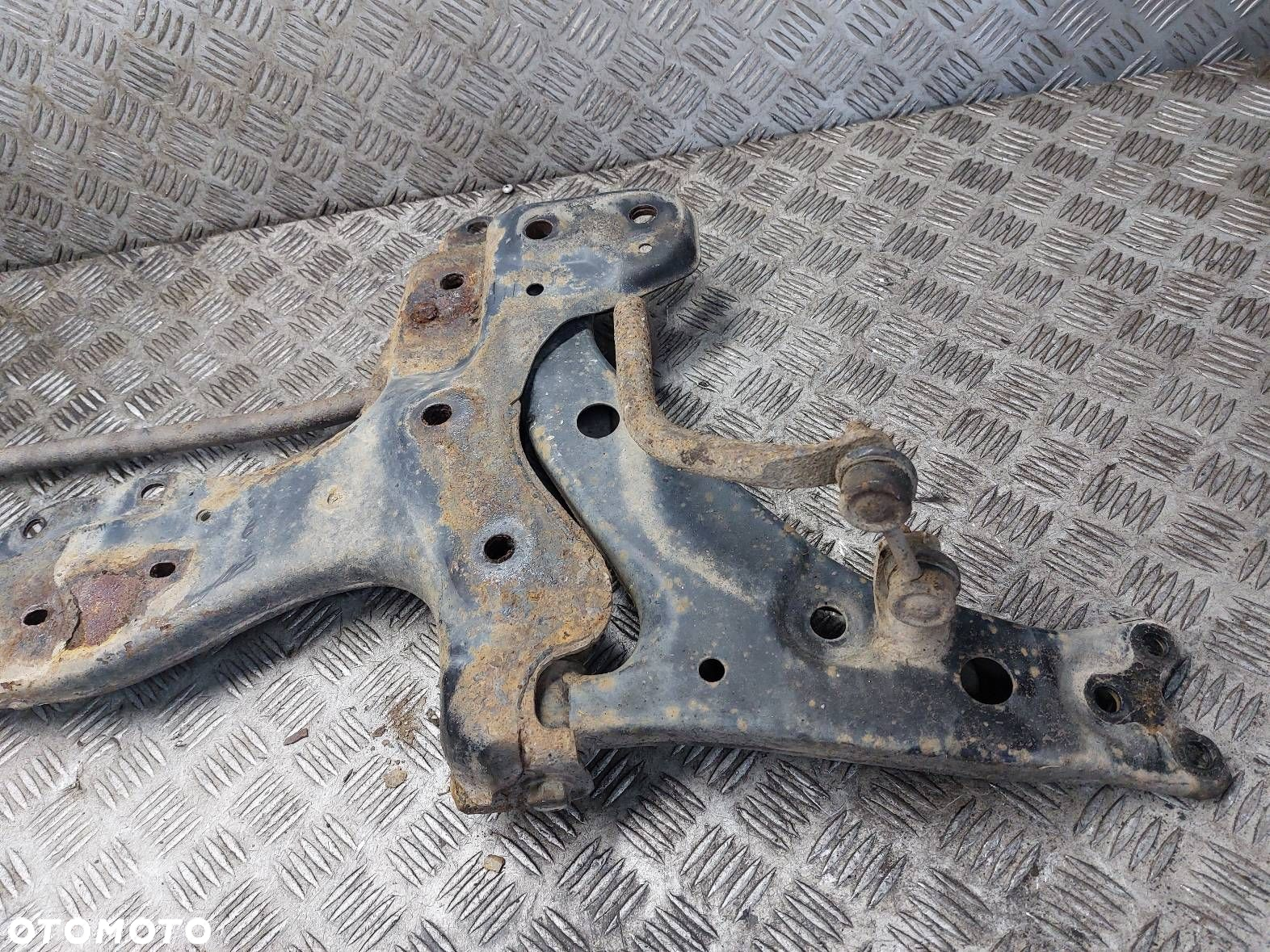 SANKI WÓZEK KOŁYSKA SILNIKA COROLLA E11 1.4 16V - 4