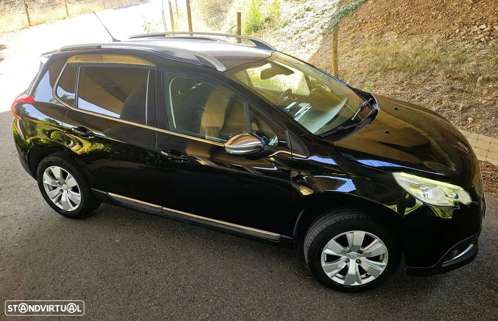 Peugeot 2008 1.2 PureTech Allure - 6