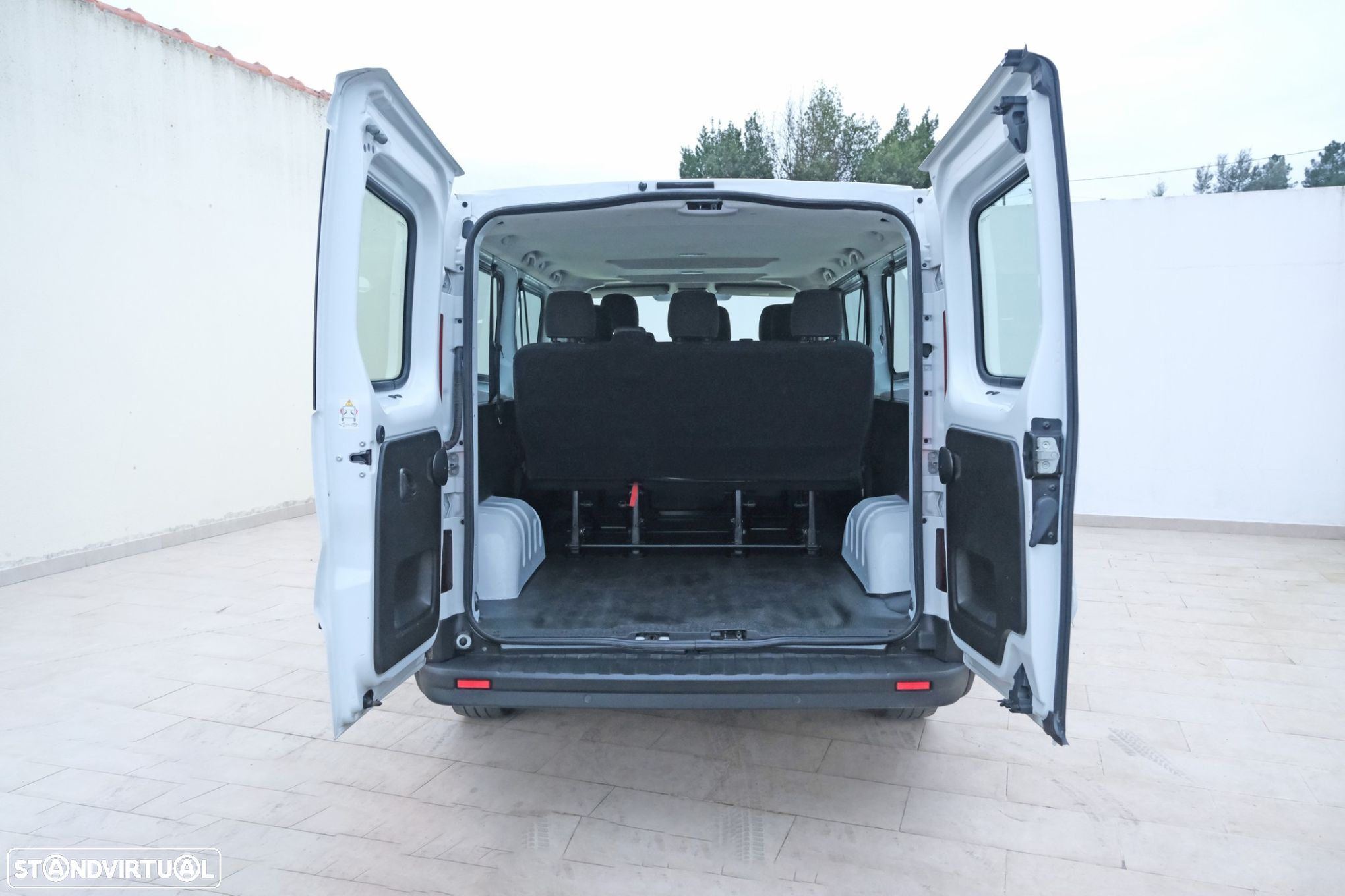 Renault Trafic - 12