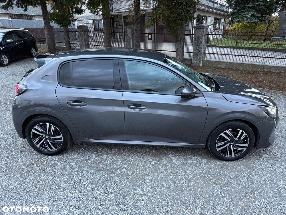 Peugeot 208 PureTech 100 EAT8 Allure - 26