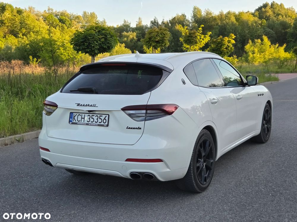 Maserati Levante Q4 - 5
