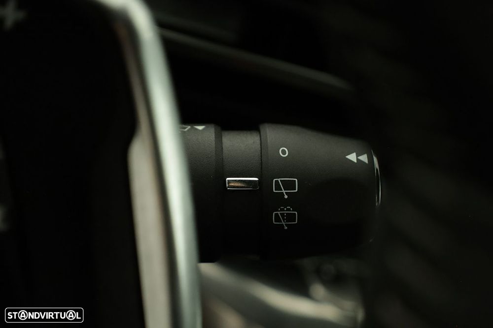 Peugeot 3008 1.6 Hybrid Allure e-EAT8 - 18