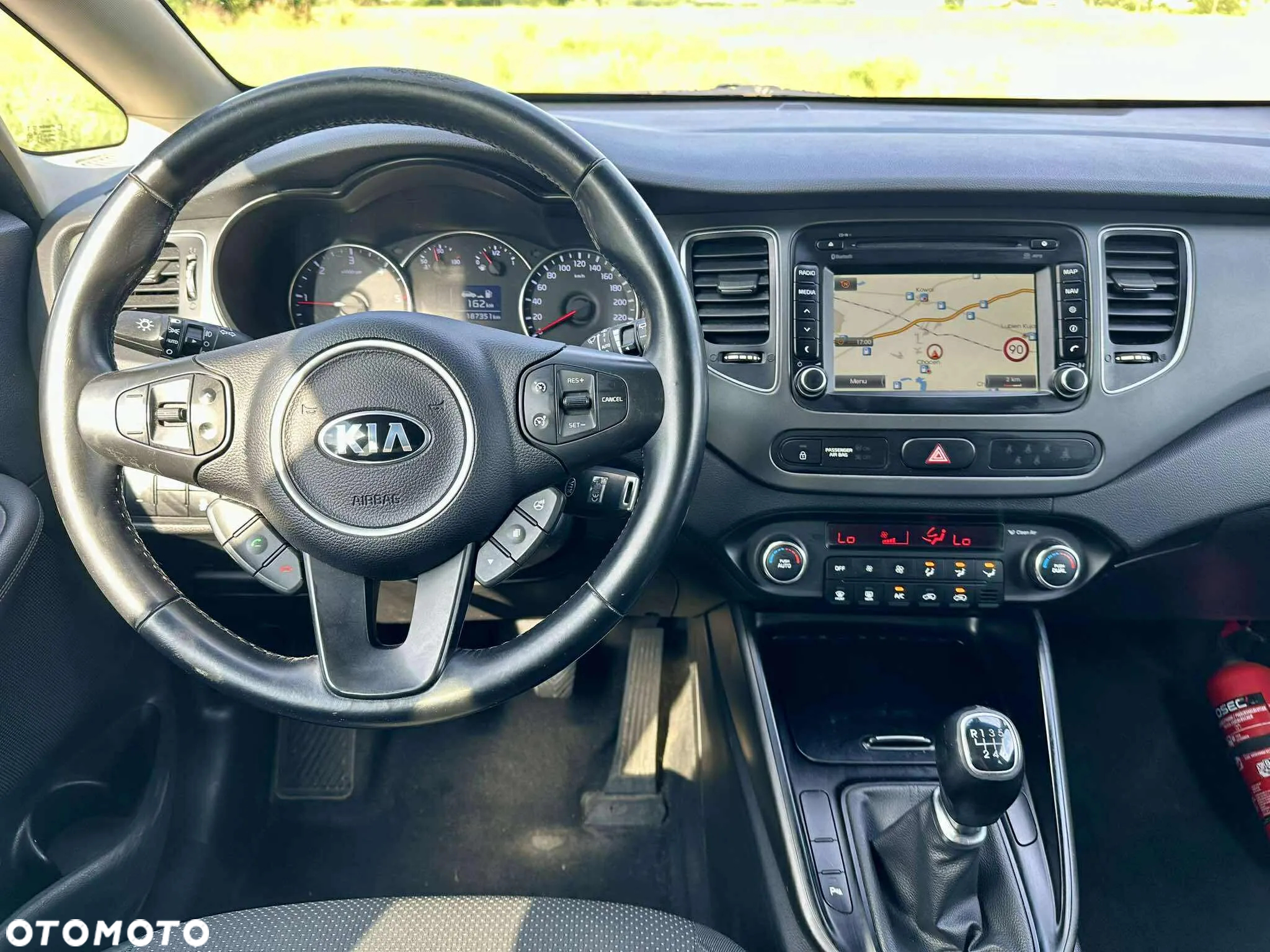 Kia Carens - 11