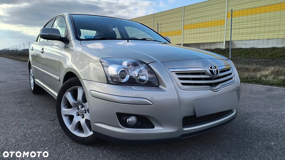 Toyota Avensis - 1