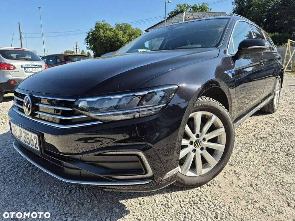 Volkswagen Passat - 2