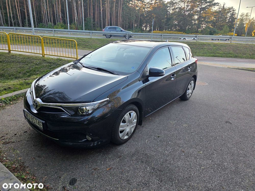 Toyota Auris - 1
