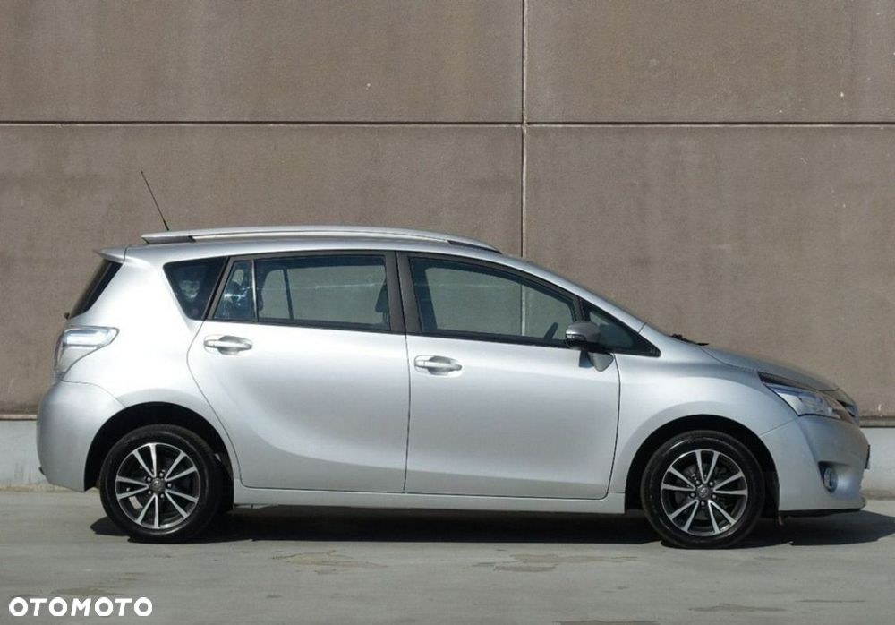Toyota Verso - 3