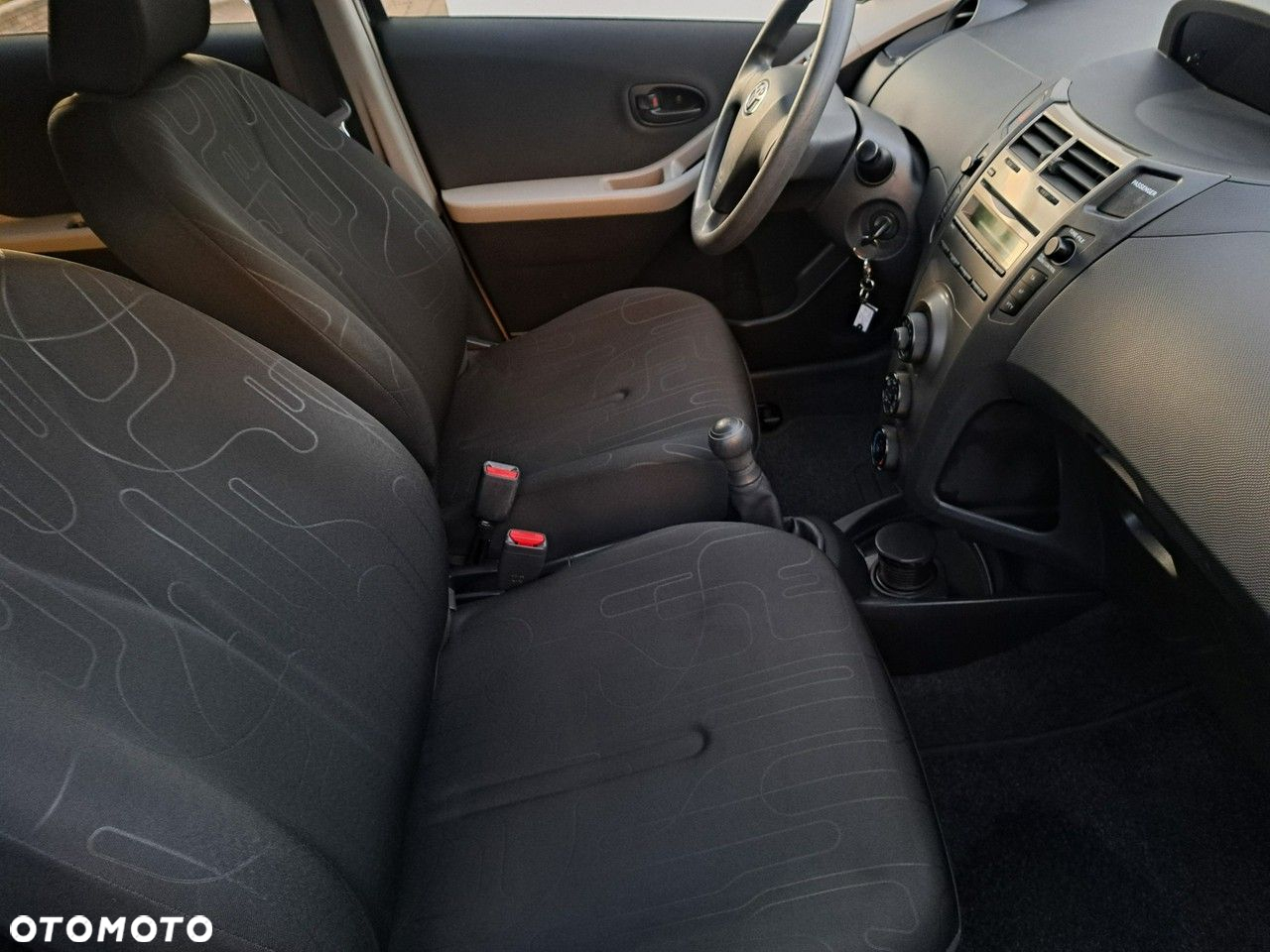 Toyota Yaris - 10