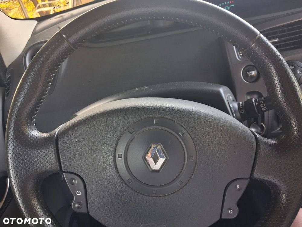 Renault Scenic 1.6 16V Privilege - 10