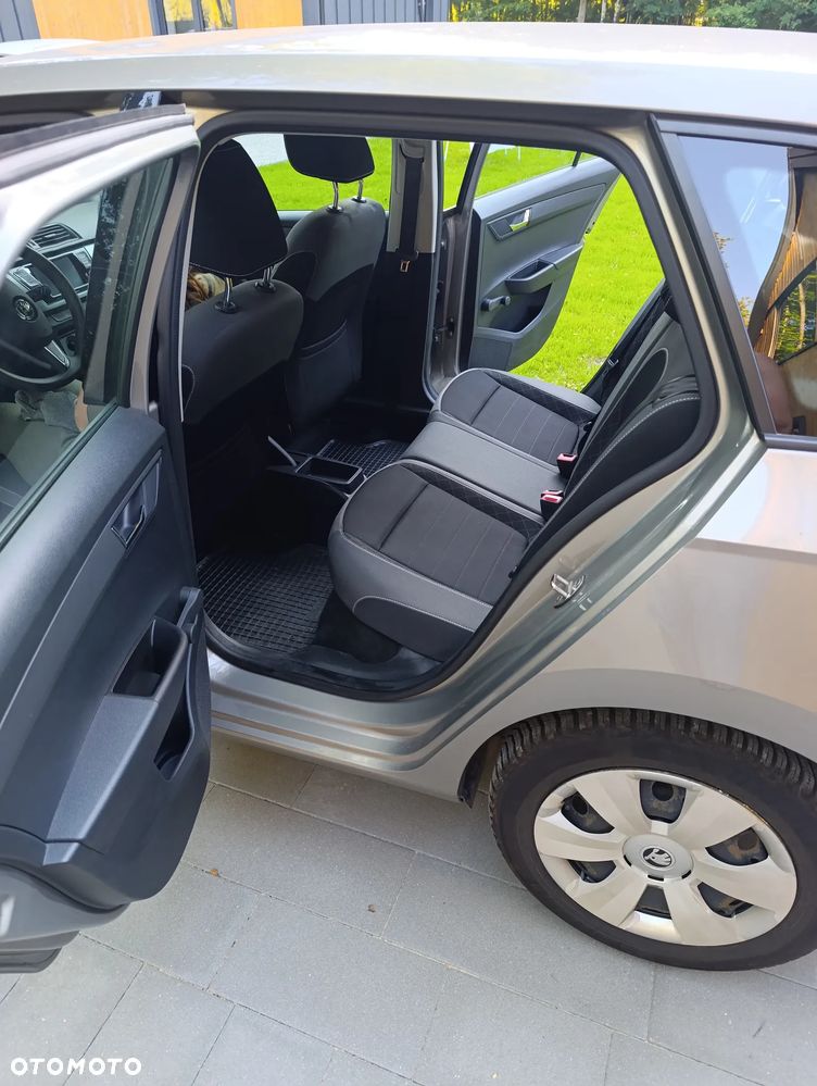 Skoda Fabia - 10