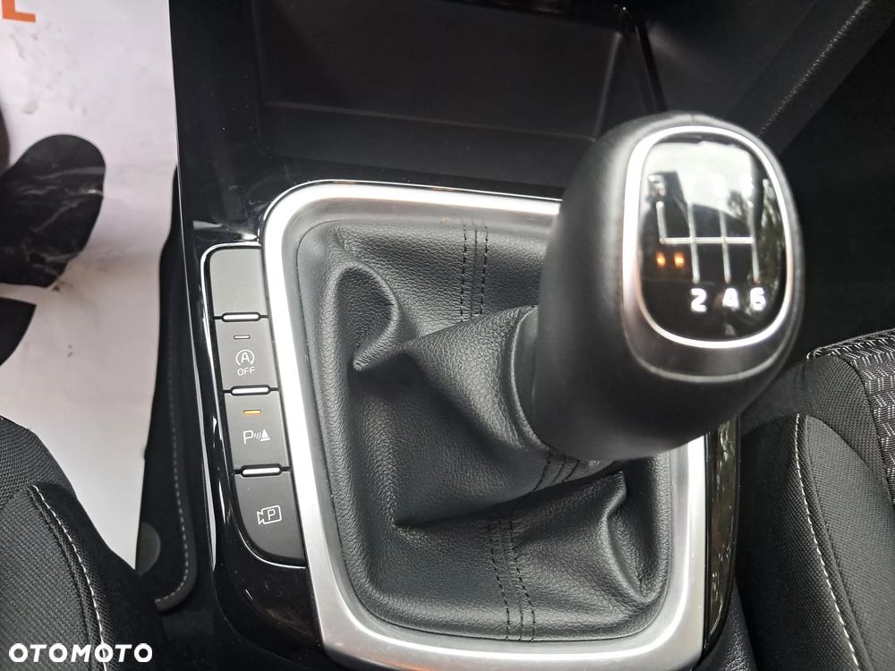 Kia Ceed - 16