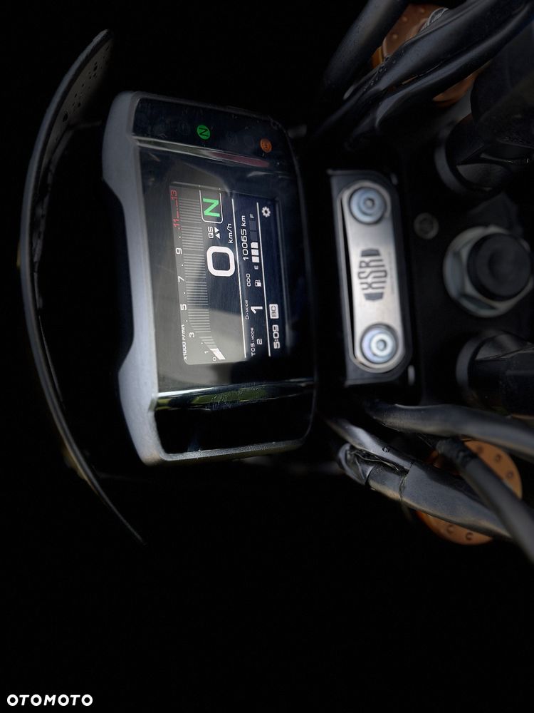 Yamaha XSR - 4