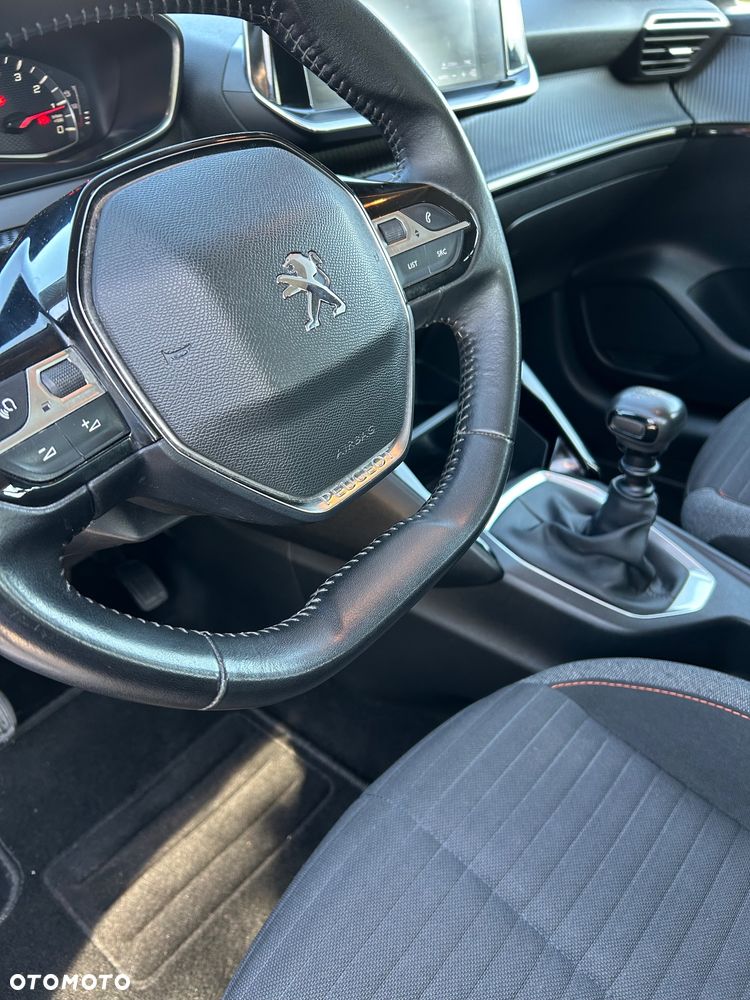 Peugeot 208 2021