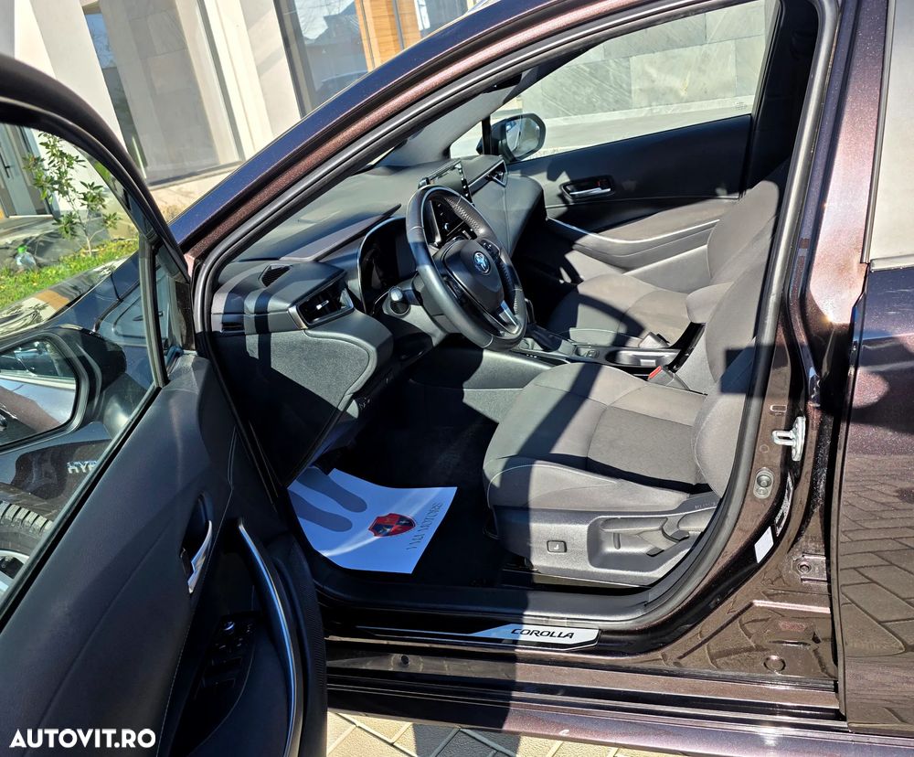 Toyota Corolla 1.8 Business Edition - 14