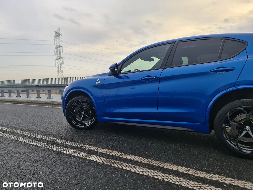 Alfa Romeo Stelvio V6 2.9 Bi-Turbo AT8-Q4 Quadrifoglio - 2