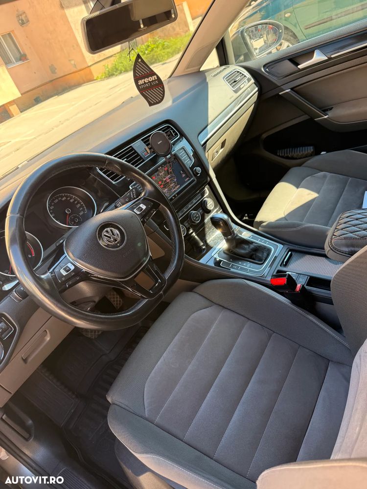 Volkswagen Golf - 3