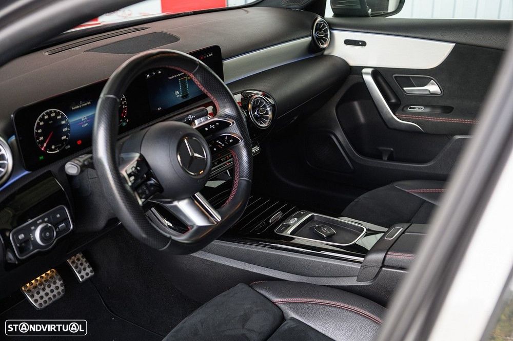 Mercedes-Benz A 250 e AMG Line - 17