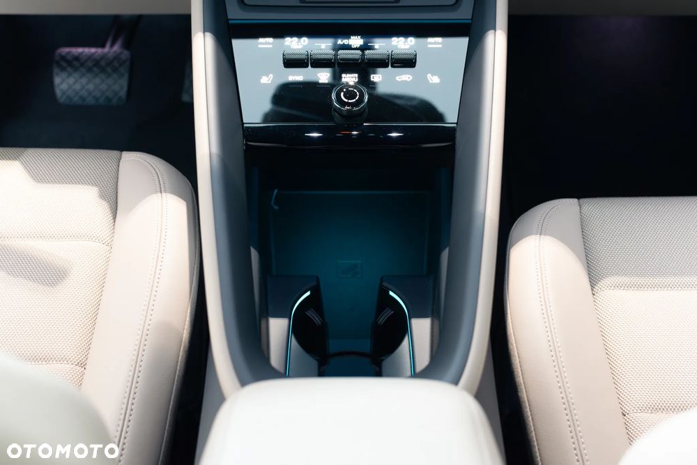 Porsche Macan - 28