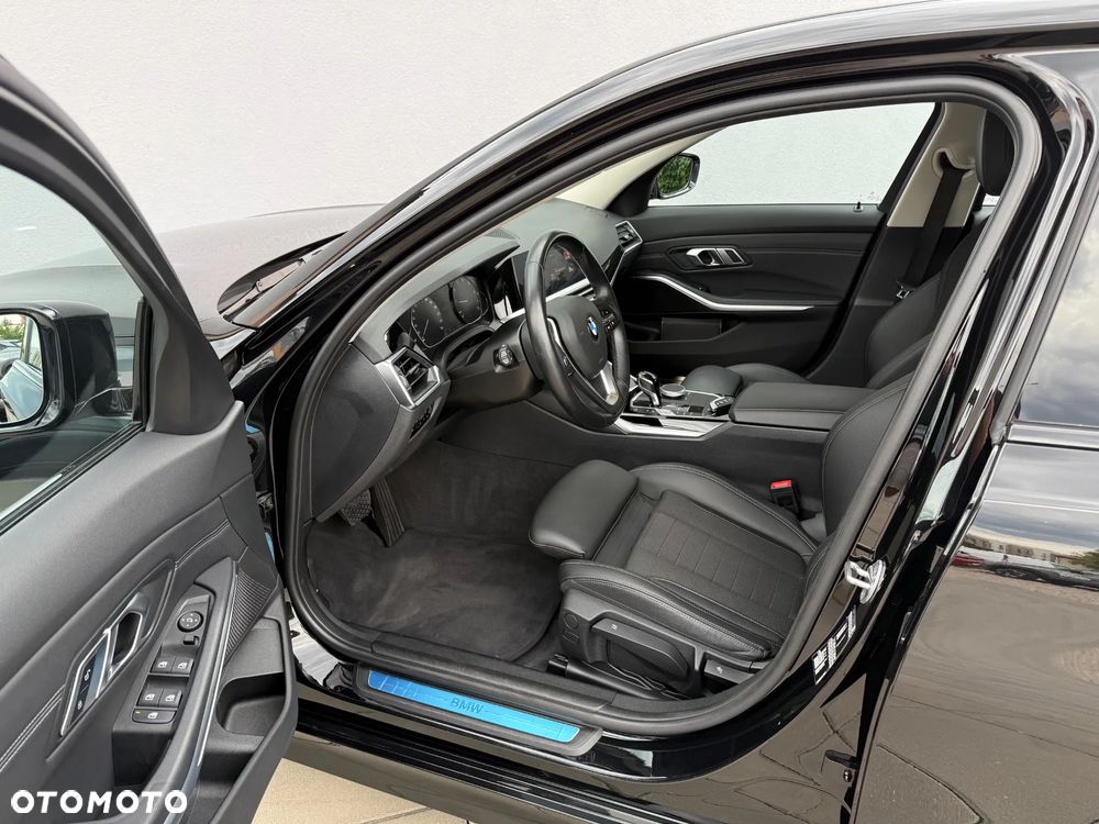 BMW Seria 3 318i Sport Line - 8