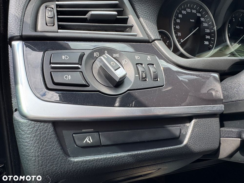 BMW Seria 5 535i - 25