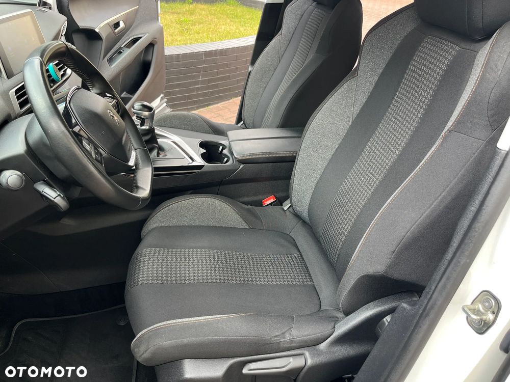 Peugeot 3008 1.2 PureTech Active S&S - 19