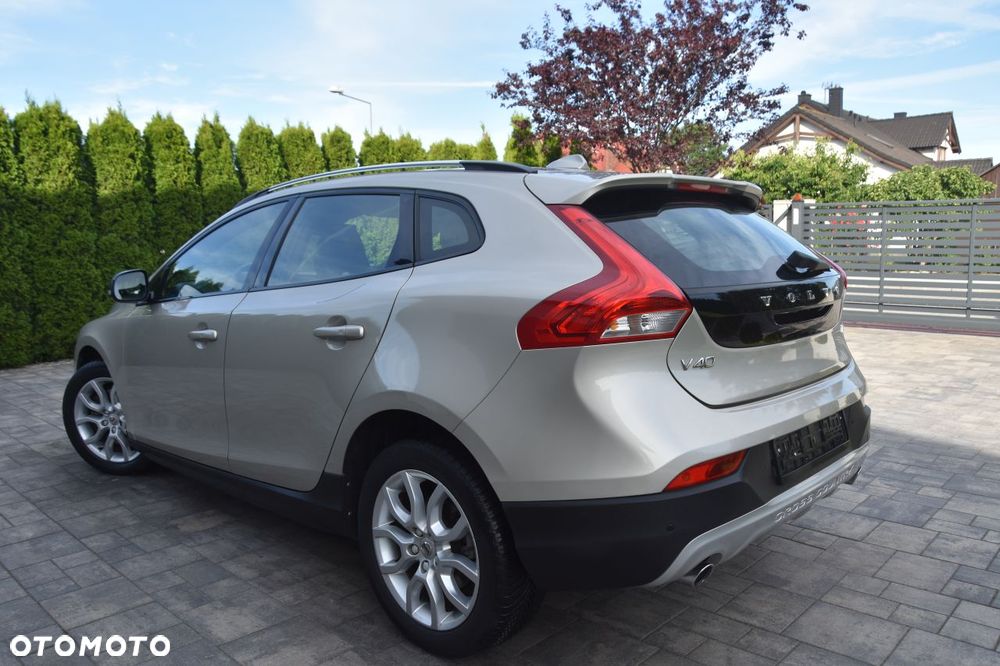 Volvo V40 Cross Country T3 Drive-E Summum - 2