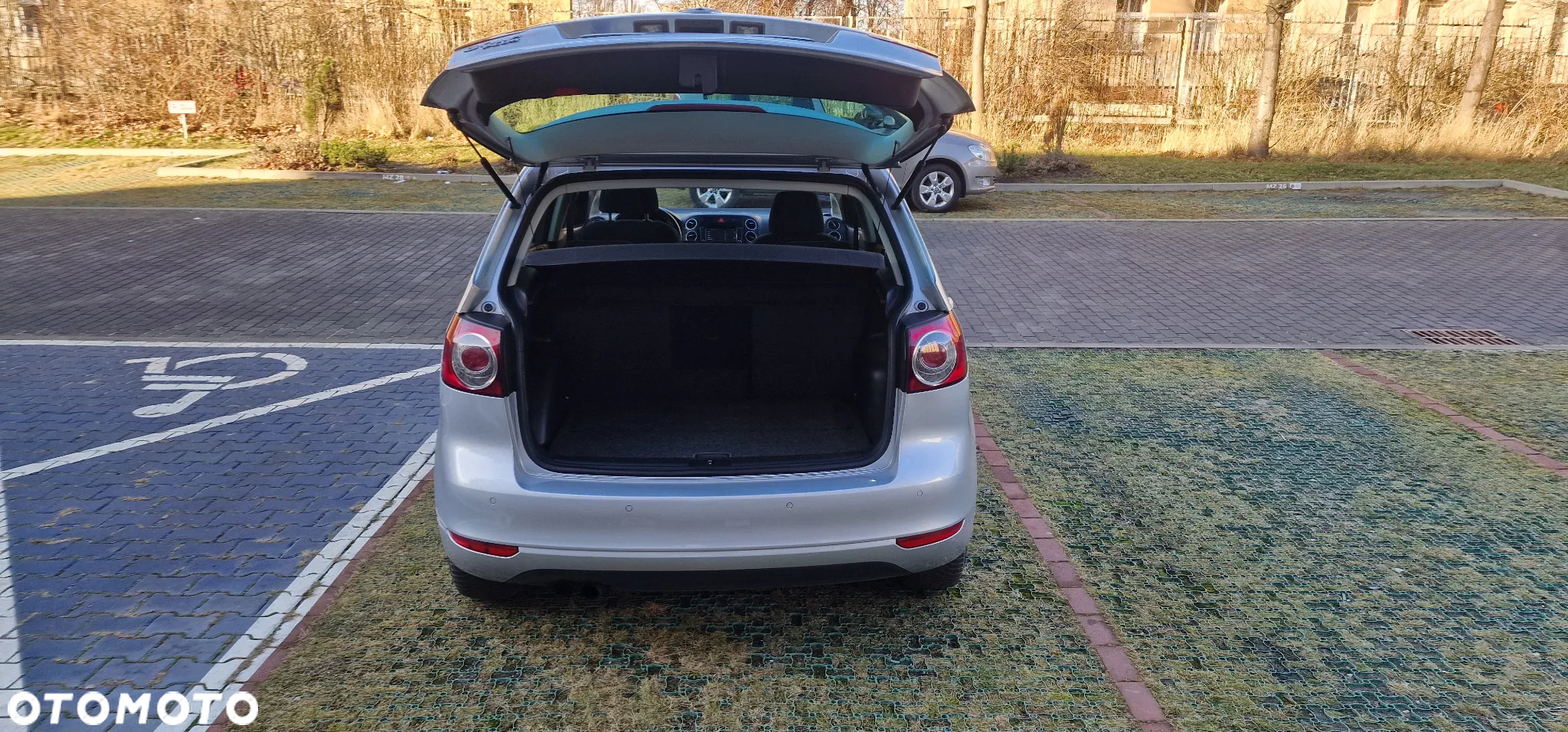 Volkswagen Golf Plus 2.0 TDI Comfortline - 10