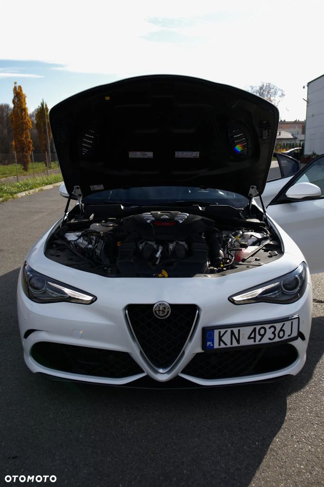 Alfa Romeo Giulia 2.9 Bi Turbo V6 Quadrifoglio - 11