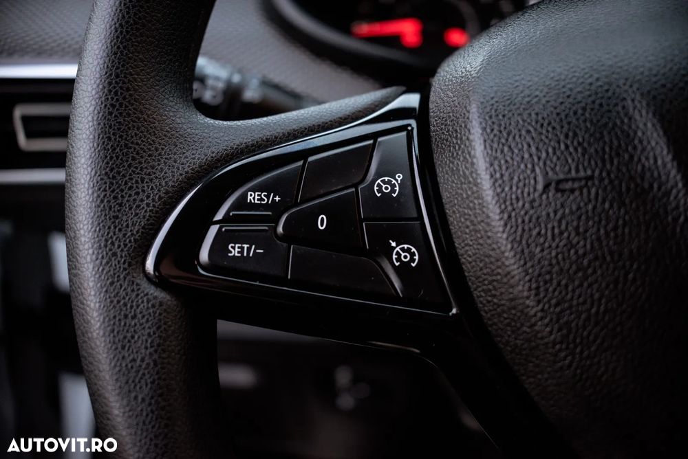 Dacia Logan TCe 90 MT6 Comfort - 28