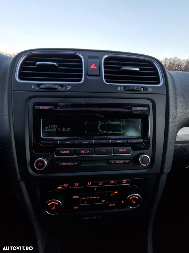 Volkswagen Golf 1.6 TDI DPF BlueMotion Technology Highline - 12